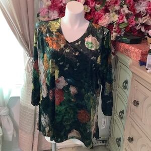 Calessa plus size 3X floral velvet v neck